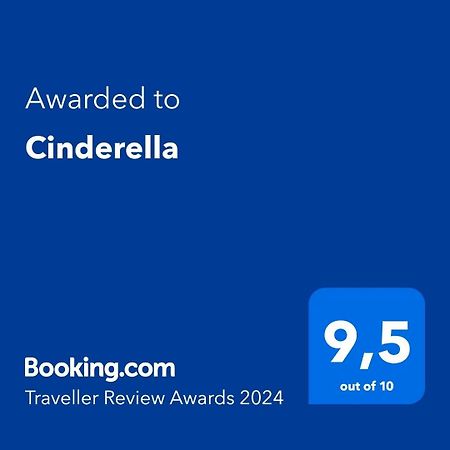 Cinderella Apartment With Free Parking พูลา ภายนอก รูปภาพ